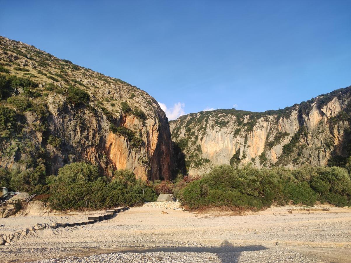 Gjipe Eco Campground Vuno Eksteriør billede